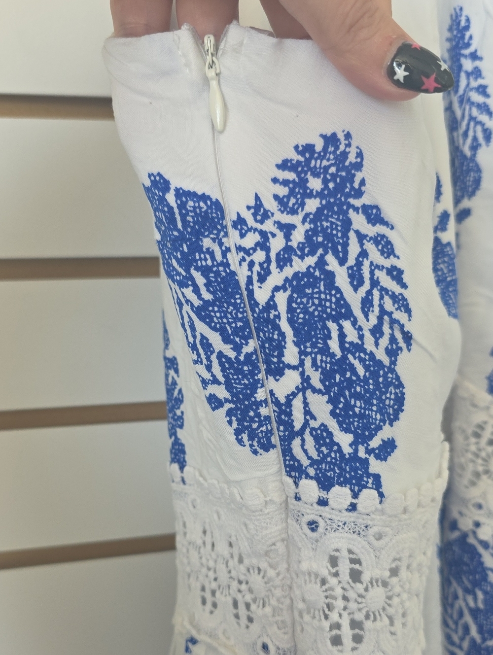 Maxi Dress with Blue Floral Print 3x - Picture 8 of 12